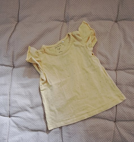 Gelbes T-Shirt mit Flügelärmeln Gr. 74