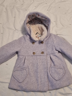 Lila Jacke von C&A in Größe 80