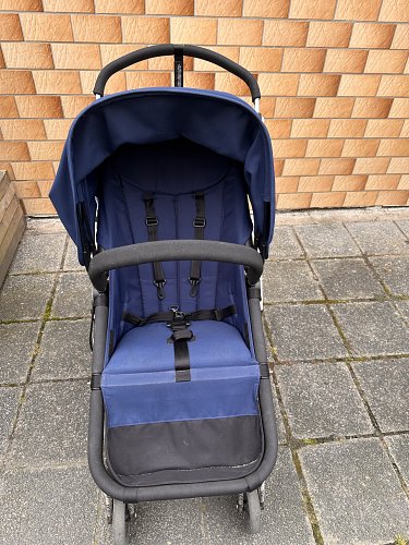 Kinderwagen mit neugeborenen schale so wie sportsitz mit viel Zubehör