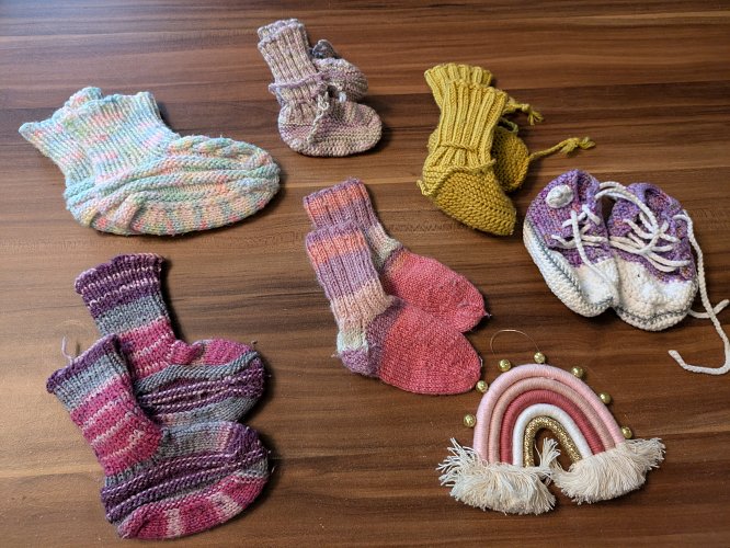 Gestrickte Socken fürs 1 Jahr